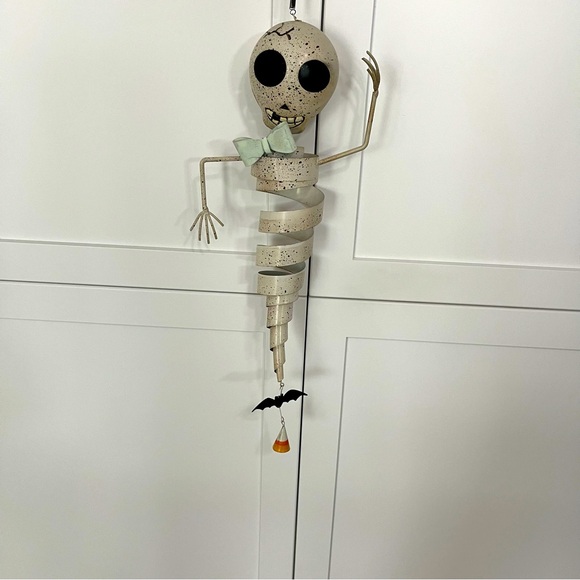 Happy Skeleton bouncy Door Decoration glow in the dark bow tie - Picture 1 of 9